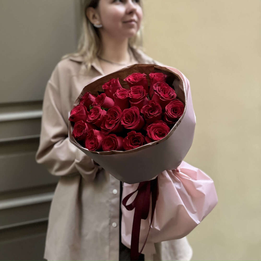 Букет из 19 роз в Санкт-Петербурге