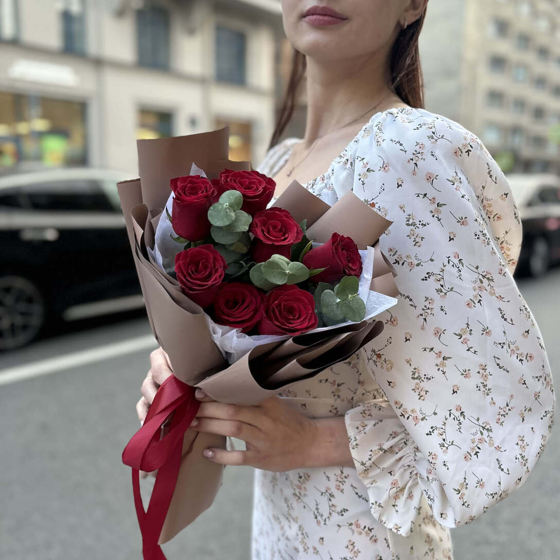 Купить 7 роз в СПБ