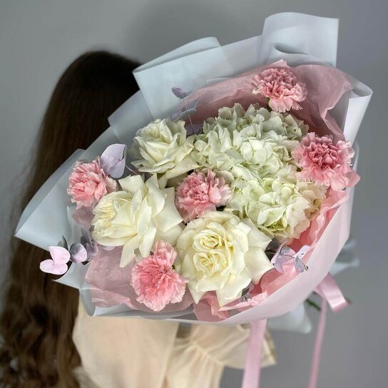 Авторский букет №259 из гортензии, роз и диантусов Фото 3