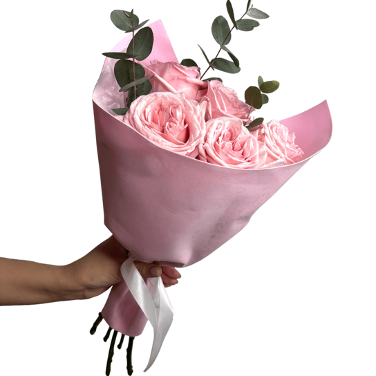 Монобукет №207 из 5 розовых пионовидных роз Эквадор с эвкалиптом
