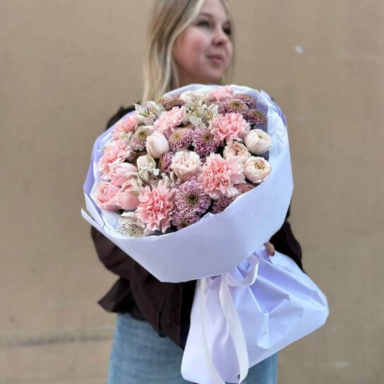 Авторский букет №186 Авторский букет "Нюд" из кустовых роз, гвоздик и сантини Фото 2