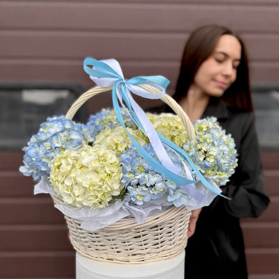 Корзина №106 из гортензий