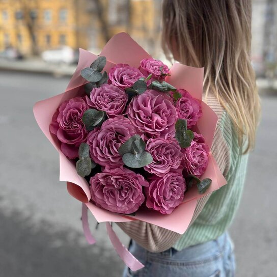 Монобукет №225 из пионовидной розы Эквадор с эвкалиптом Фото 5