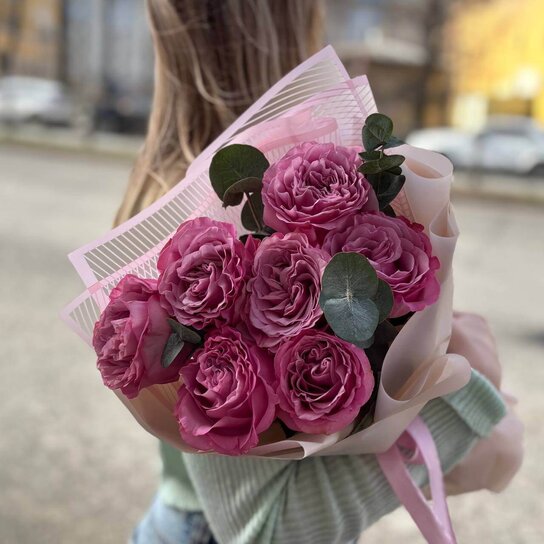 Монобукет №223 из пионовидной розы Эквадор с эвкалиптом Фото 2