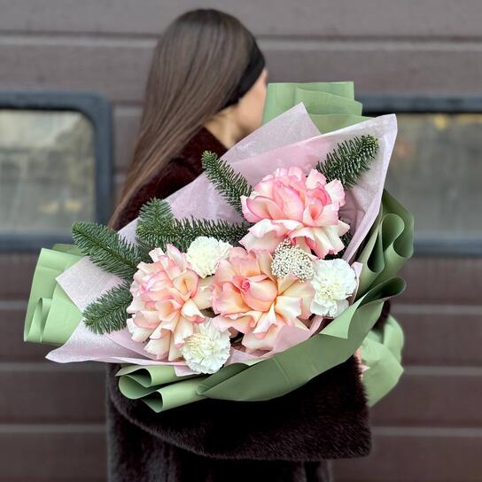 Авторский букет №176 Авторский букет "Снежный Париж" из розы, диантуса и нобилиса Фото 4