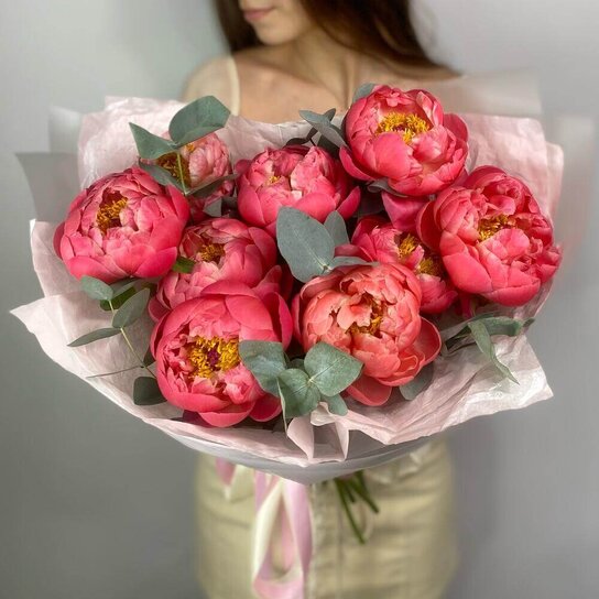 Монобукет №253 Пионы Coral Charm и эвкалипт Фото 3