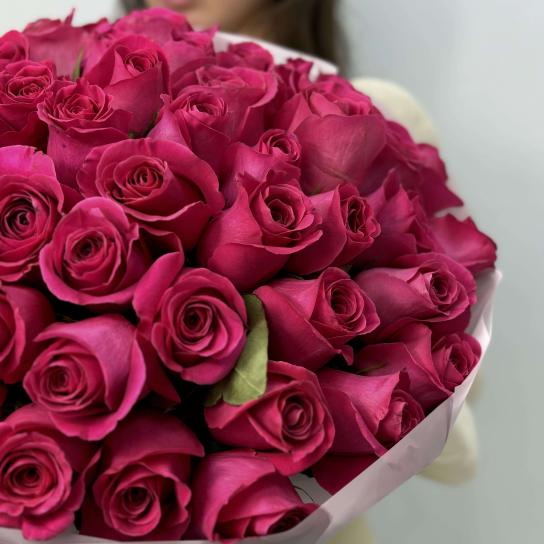 Монобукет №103, 51 малиновая Роза Pink Floyd 55см, Эквадор