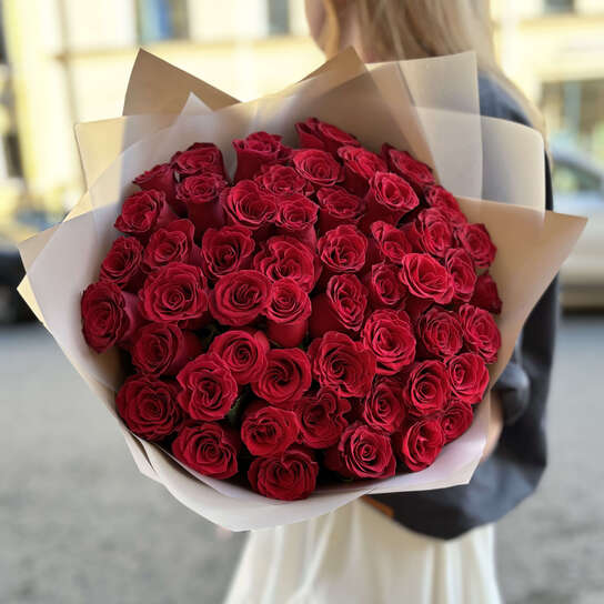 Монобукет №139, 51 красная кенийская роза