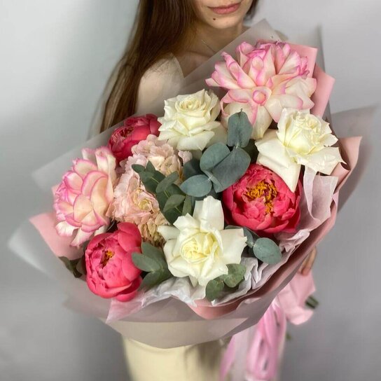 Авторский букет №264 Пионы и французские розы в букете Фото 2