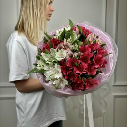 Монобукет №138, 21 яркая альстромерия