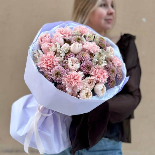 Авторский букет №186 Авторский букет "Нюд" из кустовых роз, гвоздик и сантини Фото 3