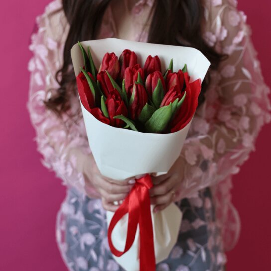 Монобукет №199 из 11 красных тюльпанов Фото 2