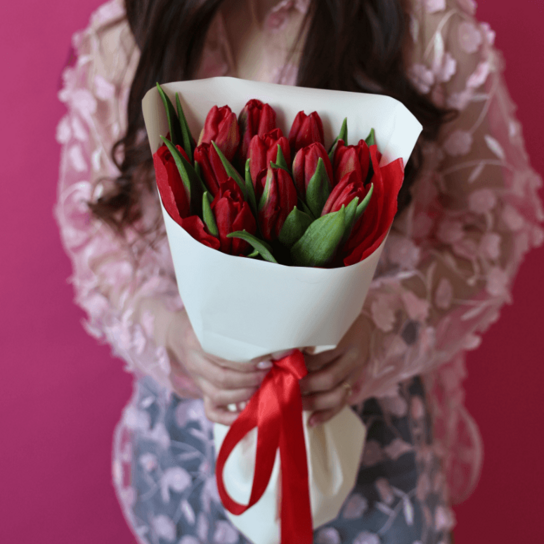 Монобукет №199 из 11 красных тюльпанов Фото 2