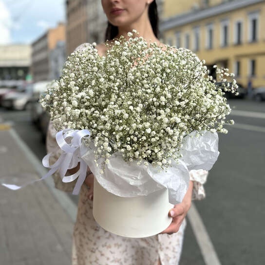 Композиция №106 с воздушной белой гипсофилой, размер M