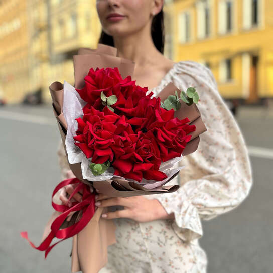 Монобукет №140, 5 французских красных роз