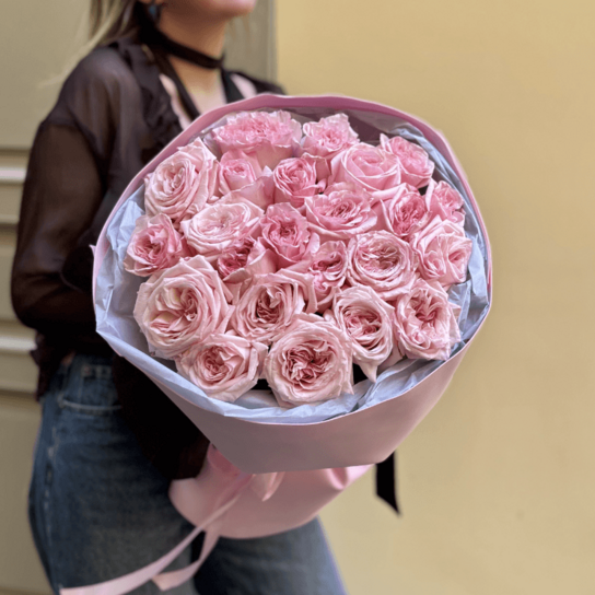 Монобукет №231 пионовидных розовых роз Эквадор