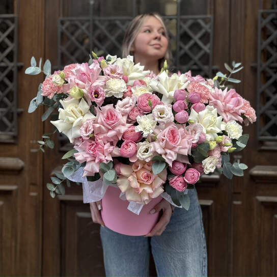 Композиция №110 с французскими розами и пионовидными Сильва Пинк