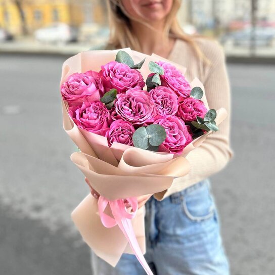 Монобукет №224 из пионовидной розы Эквадор с эвкалиптом Фото 2