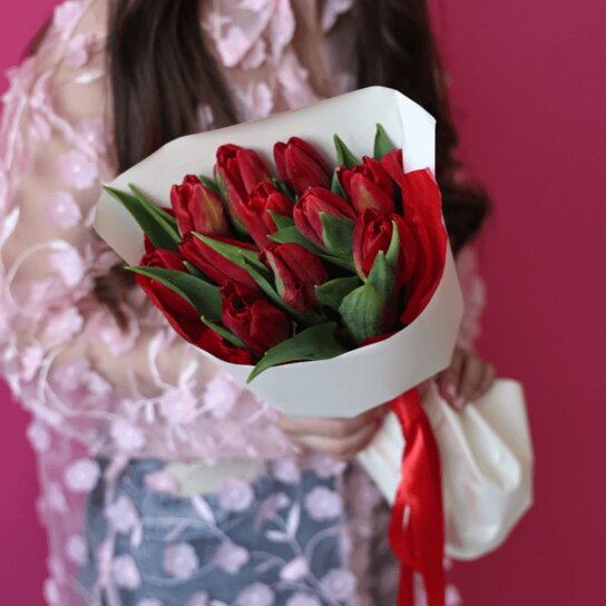 Монобукет №199 из 11 красных тюльпанов Фото 3