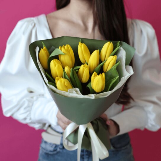 Монобукет №185 из 11 ярких желтых тюльпанов