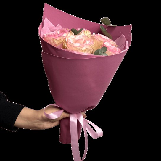 Монобукет №210 из 5 роз Эквадор Эсперанса с эвкалиптом