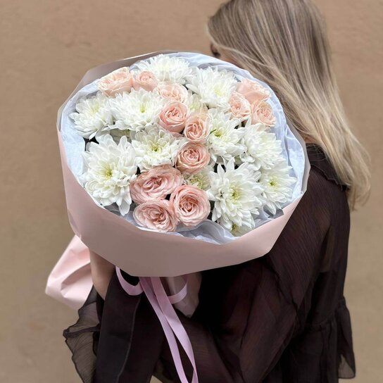 Авторский букет №195 Авторский букет из хризантем и кустовых роз