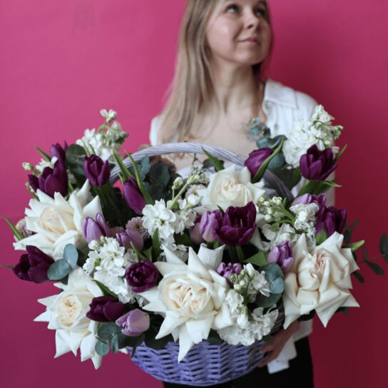 Композиция №165 из роз, тюльпанов, сантини и маттиолы