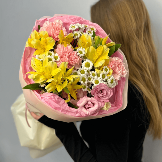 Авторский букет №164 "Солнечный луч" авторский букет из сантини, альстромерий, диантусов и эустомы