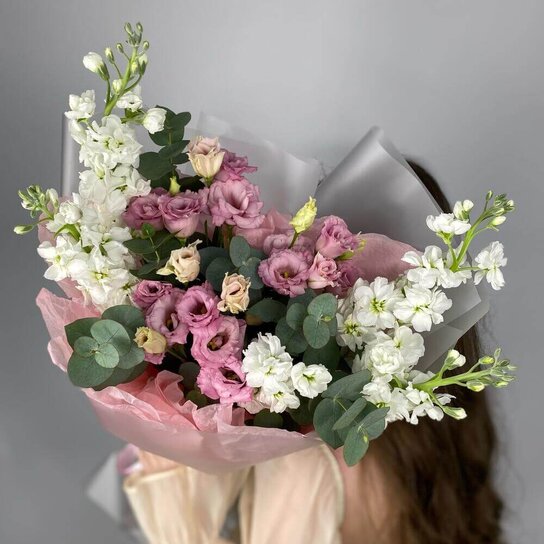 Авторский букет №258 Эустома и ароматная маттиола с эвкалиптом Фото 3