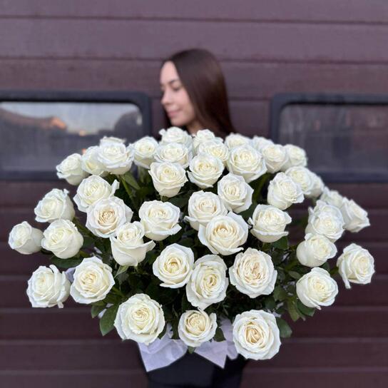 Композиция №150 "Белый шик" корзина из 53 белых эквадорских роз Фото 3