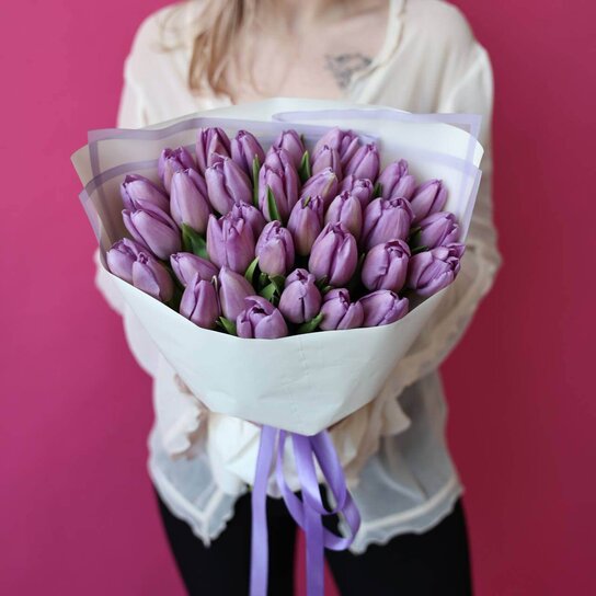 Монобукет №173 из 35 лиловых тюльпанов