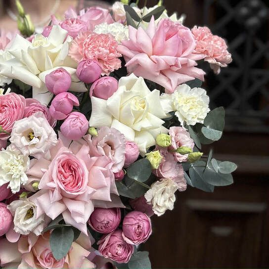 Композиция №110 с французскими розами и пионовидными Сильва Пинк