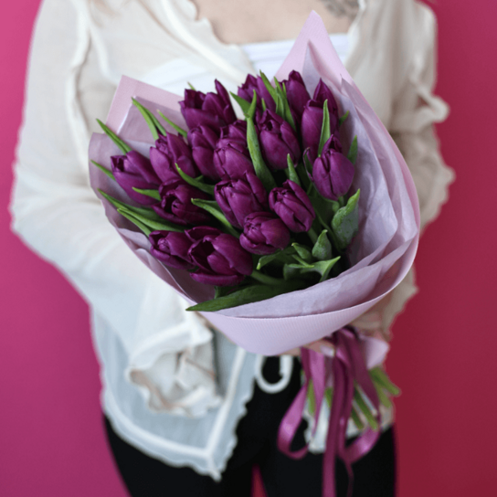 Монобукет №179 из 17 ярких фиолетовых тюльпанов Фото 2