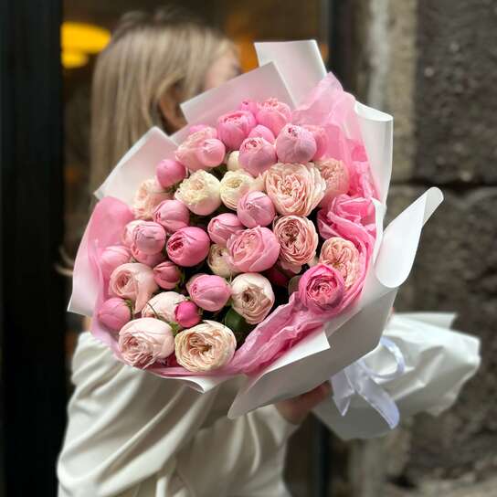 Монобукет №159 из пионовидных роз