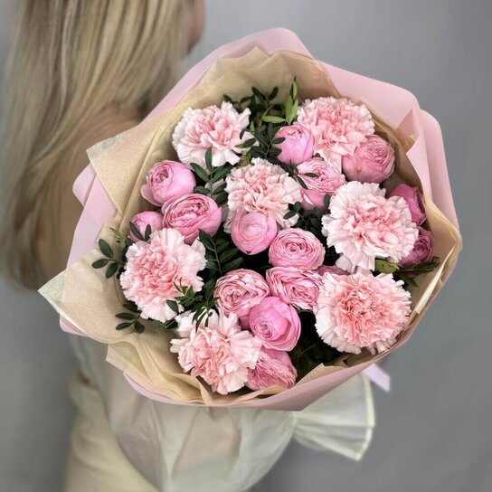 Авторский букет №270 Silva Pink Пиновидные Розы и Конфетные Диантусы
