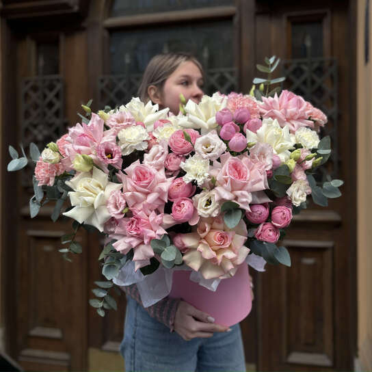 Композиция №110 с французскими розами и пионовидными Сильва Пинк