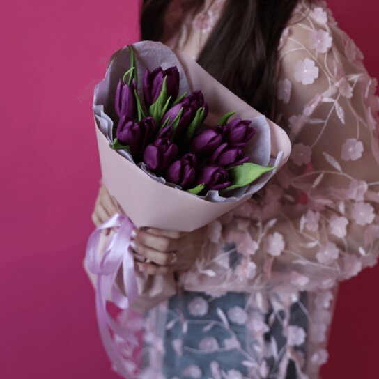 Монобукет №194 из 11 фиолетовых тюльпанов Фото 2