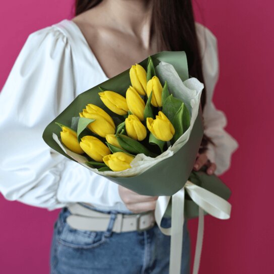 Монобукет №185 из 11 ярких желтых тюльпанов Фото 2