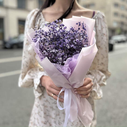 Монобукет №135, воздушная фиолетовая гипсофила, размер S