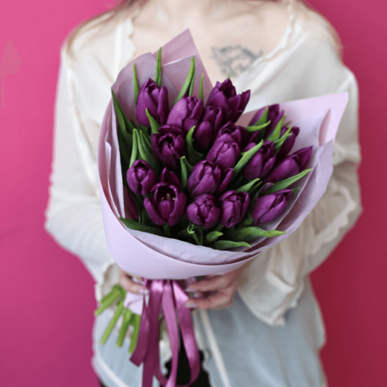 Монобукет №179 из 17 ярких фиолетовых тюльпанов Фото 5