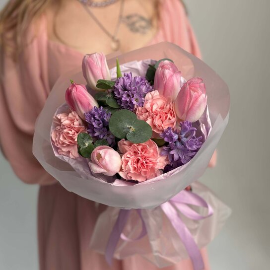 Авторский букет №224 "Нежный тюльпан"