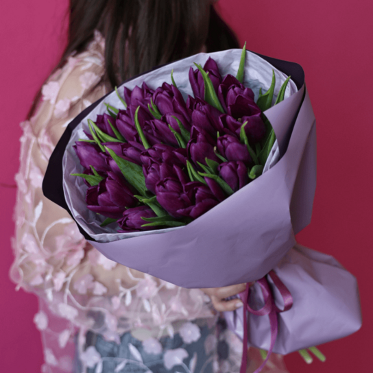 Монобукет №196 из 25 фиолетовых тюльпанов Фото 3