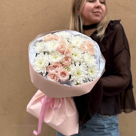 Авторский букет №195 Авторский букет из хризантем и кустовых роз Фото 3