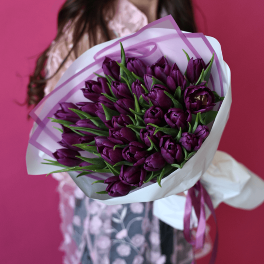 Монобукет №200 из 35 фиолетовых тюльпанов