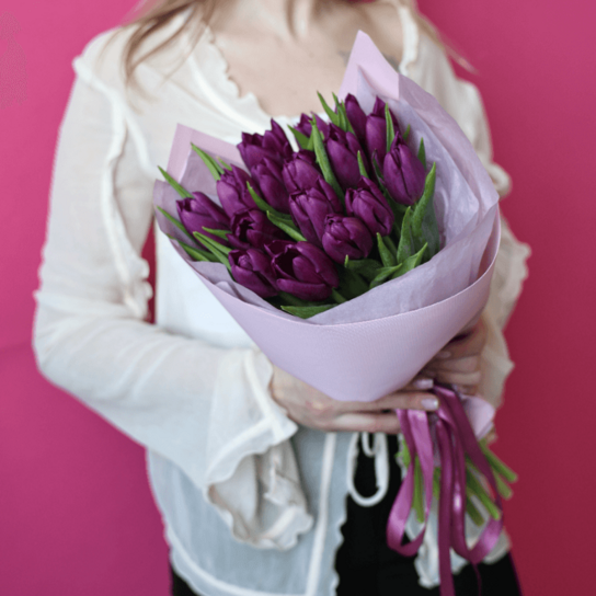 Монобукет №179 из 17 ярких фиолетовых тюльпанов Фото 4