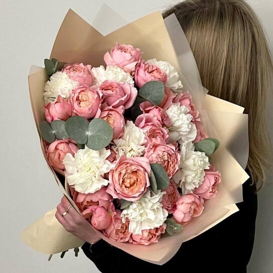 Авторский букет №298 с пионовидными розами и диантусами Фото 3