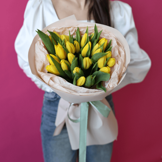 Монобукет №177 из 25 ярких желтых тюльпанов Фото 2