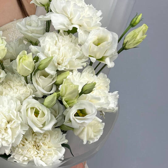 Авторский букет №116 с диантусами и эустомой