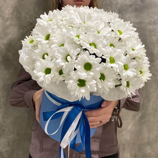 Композиция №175 Ромашковые хризантемы в коробке