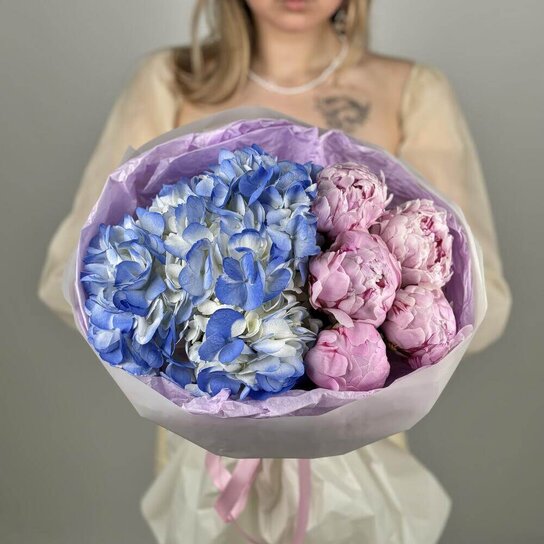 Авторский букет №286 Голубая гортензия и пионы Sara Bernhardt Фото 3